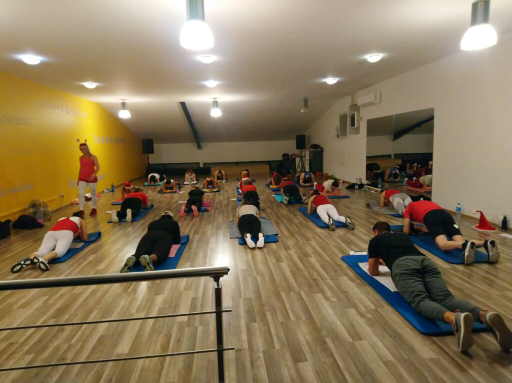 Participants au Bootcamp de Noël 2019 à Planète Fitness Rixheim, entre cours collectif dynamique et moment convivial autour d’un apéro