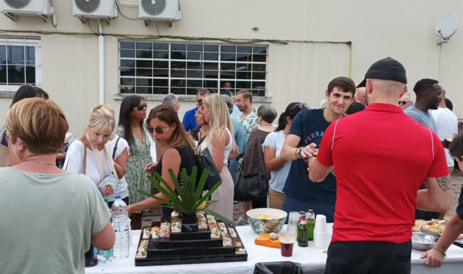 Célébration des 20 ans de Planète Fitness Rixheim en 2023 avec membres et équipe de la salle de sport