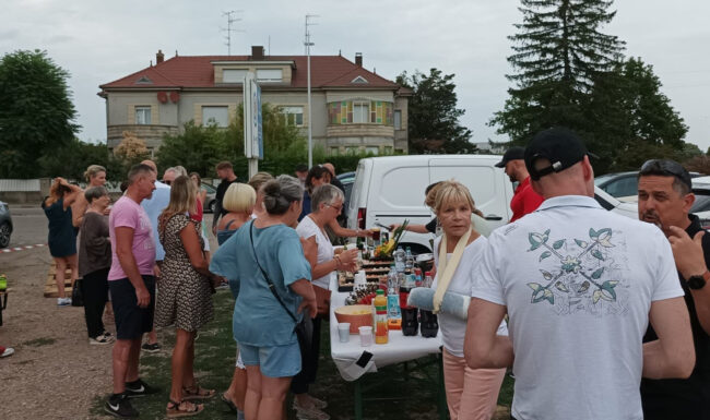 Célébration des 20 ans de Planète Fitness Rixheim en 2023 avec membres et équipe de la salle de sport