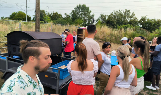 Célébration des 20 ans de Planète Fitness Rixheim en 2023 avec membres et équipe de la salle de sport